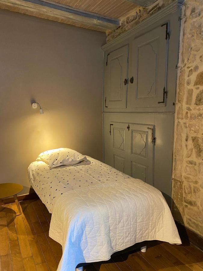 Une Evidence Tendance Et Design Ornans Buitenkant foto