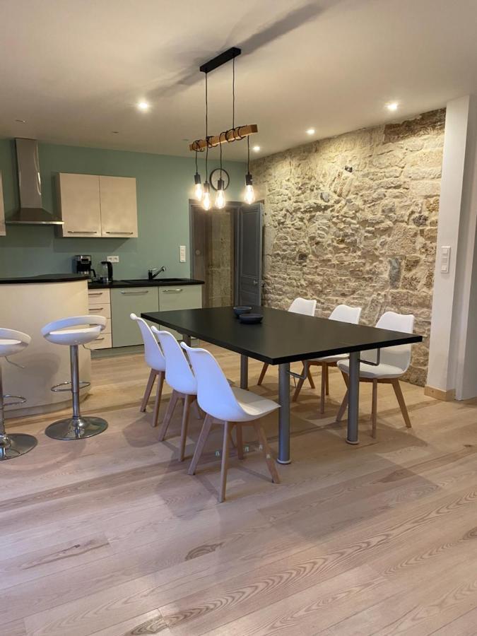 Une Evidence Tendance Et Design Ornans Buitenkant foto