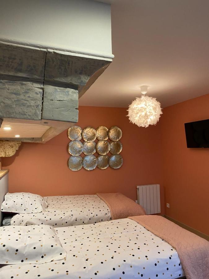 Une Evidence Tendance Et Design Ornans Buitenkant foto