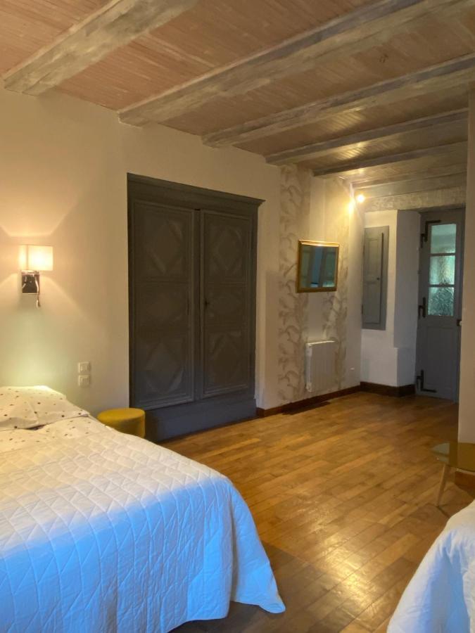 Une Evidence Tendance Et Design Ornans Buitenkant foto